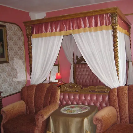 Tornacos Haz Guest house *